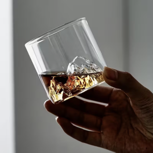 Viskiklaasid „Mäed“ (2 tk, 175 ml)