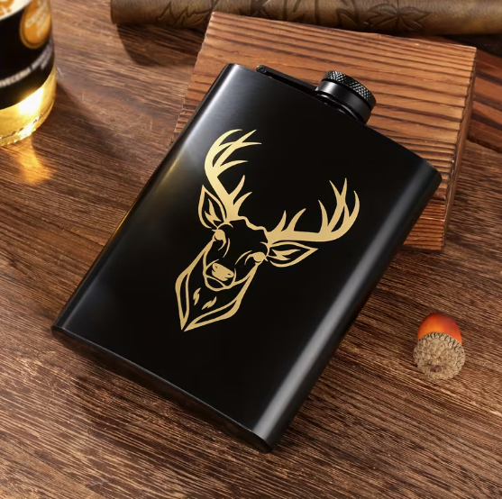Metallist taskukolb väärikatele jookidele (flask)